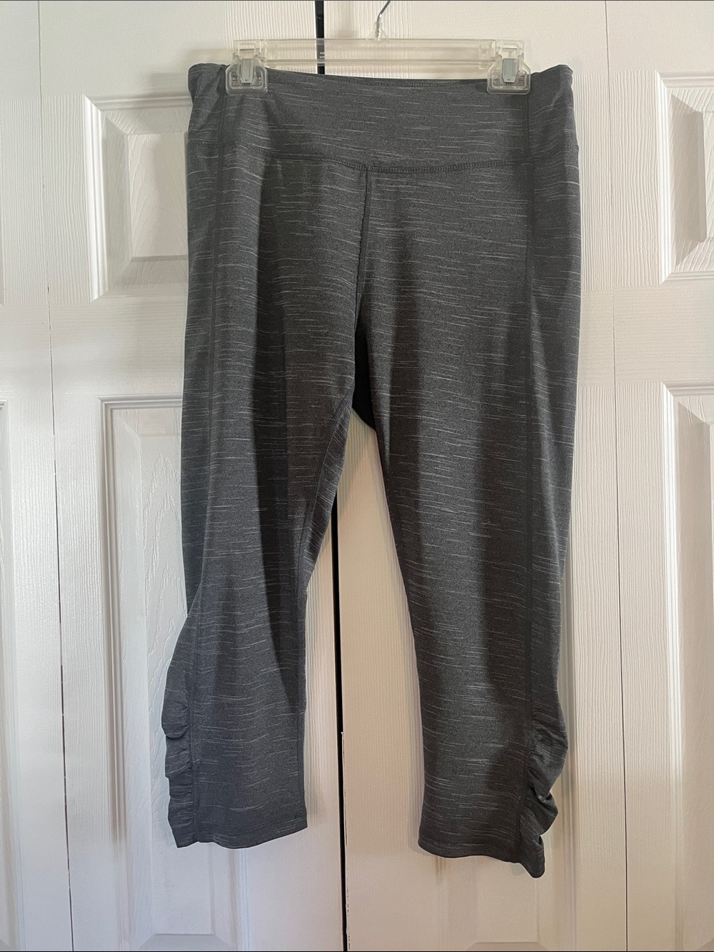 Heather Gray Women’s Active Capri Leggings